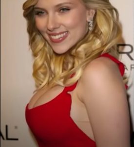 scarlett johansson boobs